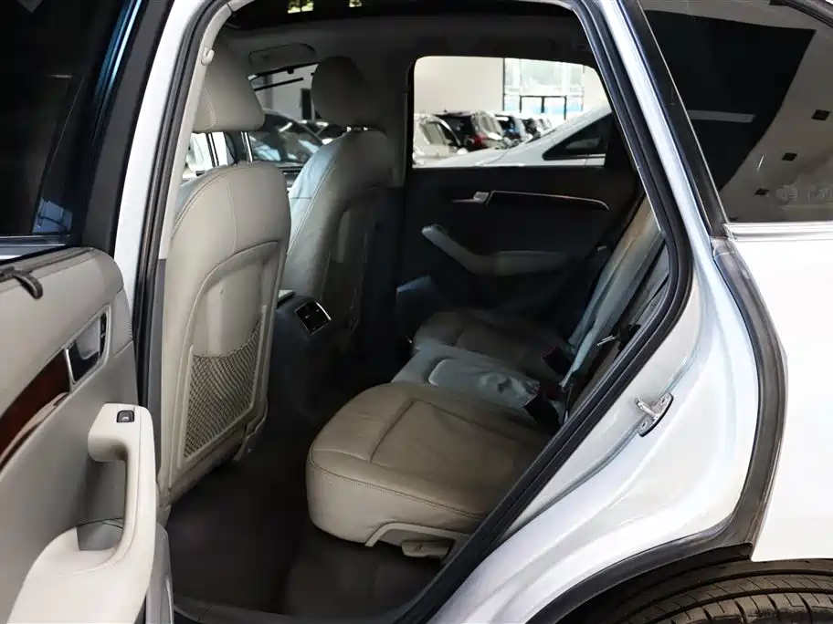 Audi Q5 (Import) 2010 3.2FSI Sport фото 6
