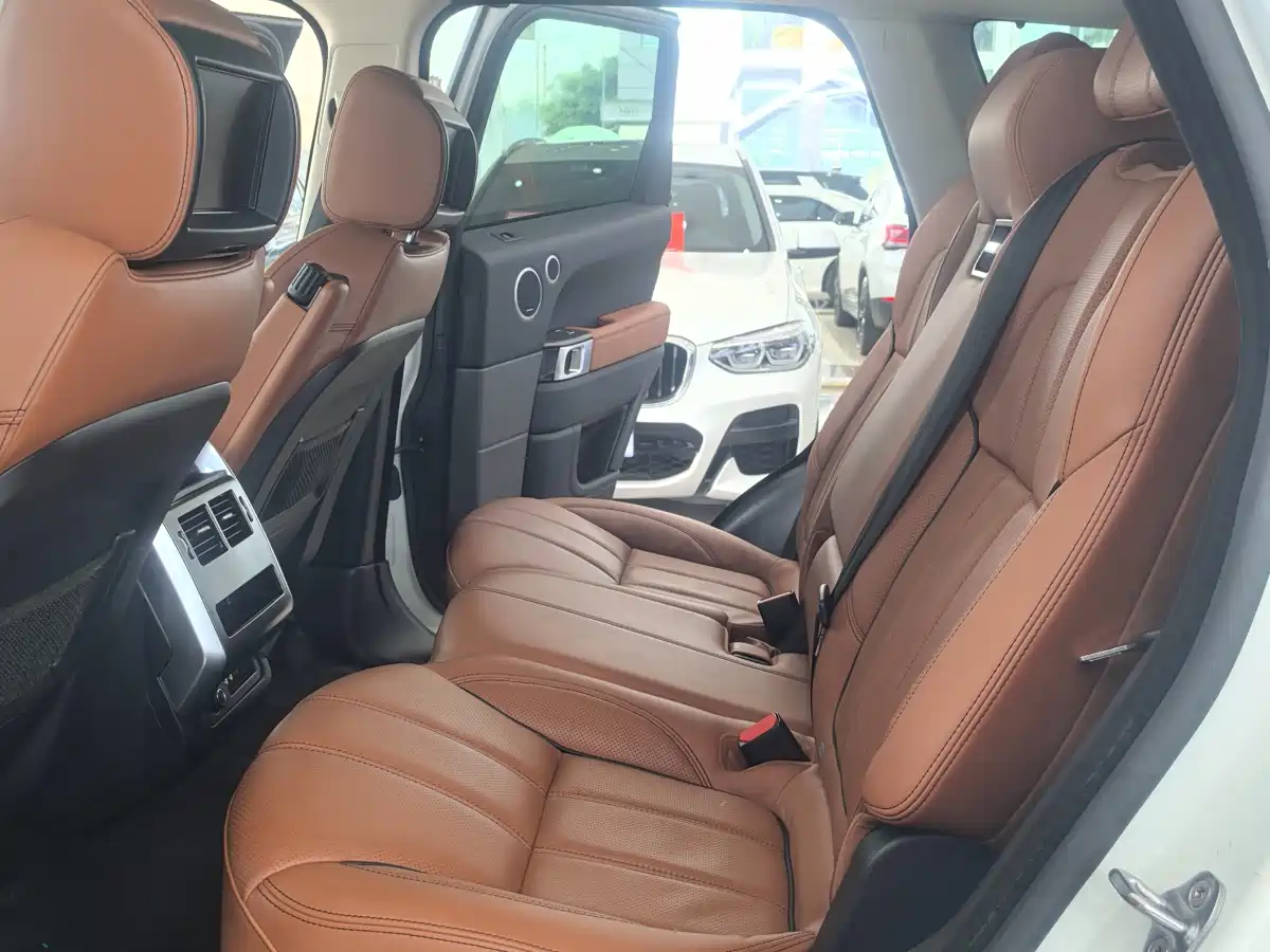 Land Rover Range Rover Sport 2016 Model 3.0 SDV6 HSE DYNAMIC фото 11