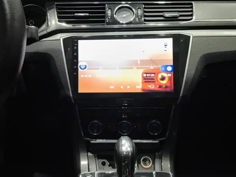 Volkswagen Passat 2016 330TSI DSG Executive Edition фото 13