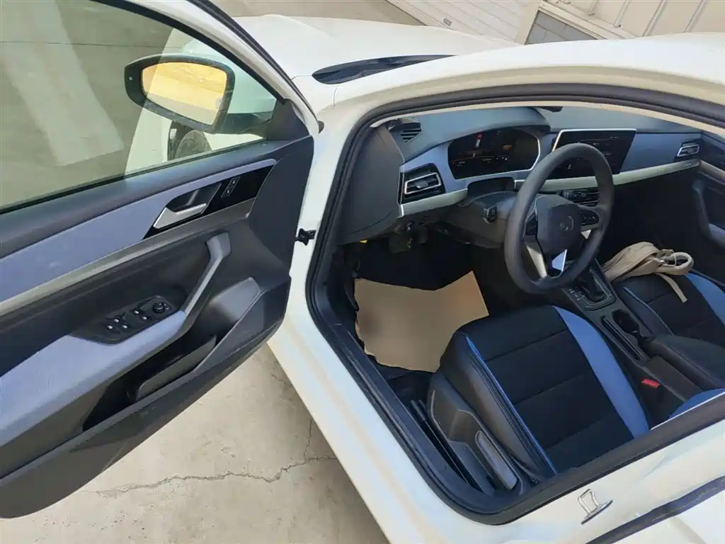 Volkswagen Lavida 2024 Model 1.5L Automatic Delight Edition фото 16