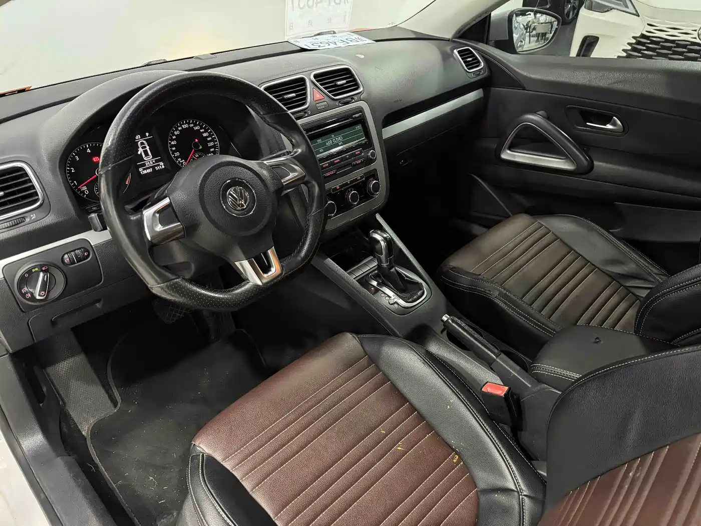 Volkswagen Scirocco 2011 1.4TSI Single Turbo Style Edition фото 6