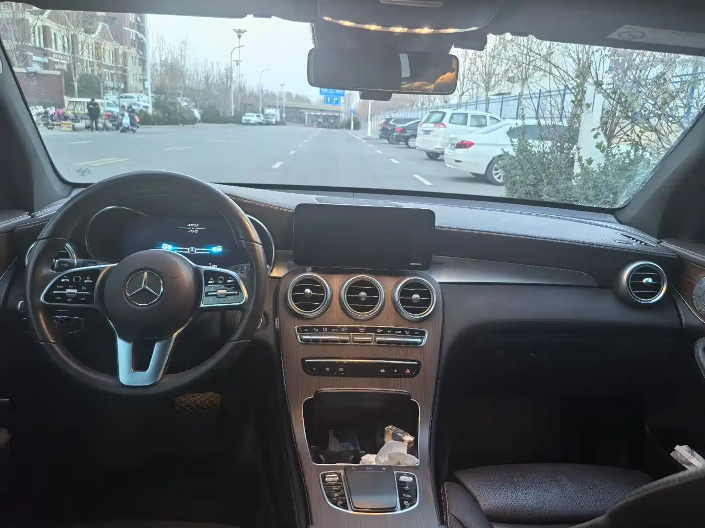 MERCEDES-BENZ GLC