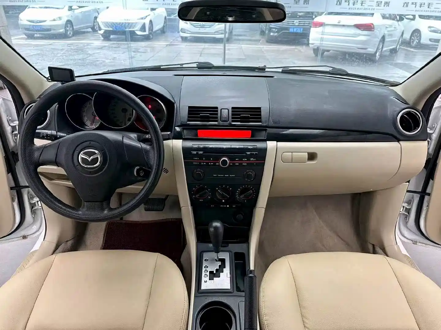 Photo 5 - Mazda 3