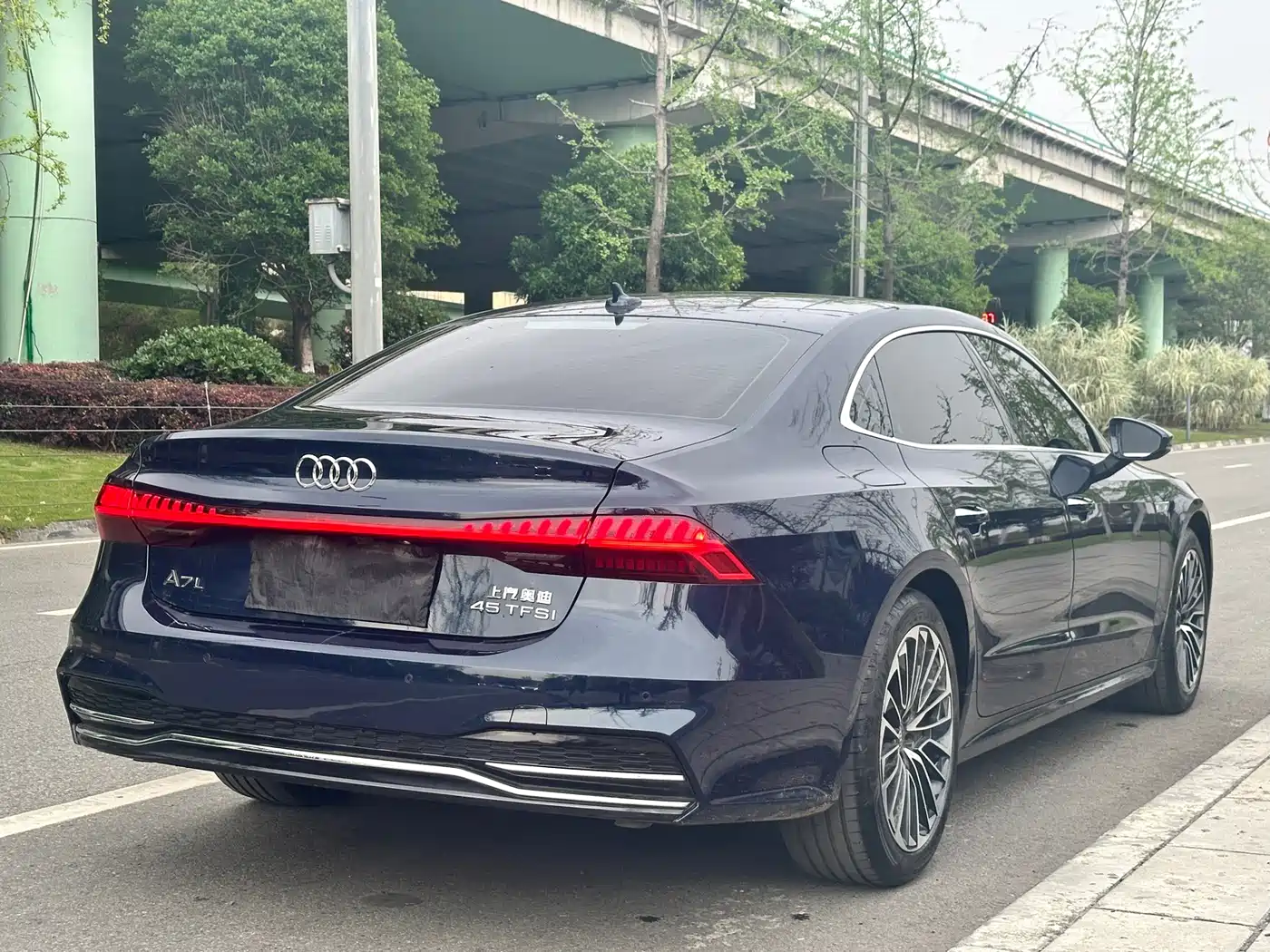 Audi A7L 2024 45 TFSI Luxury фото 16