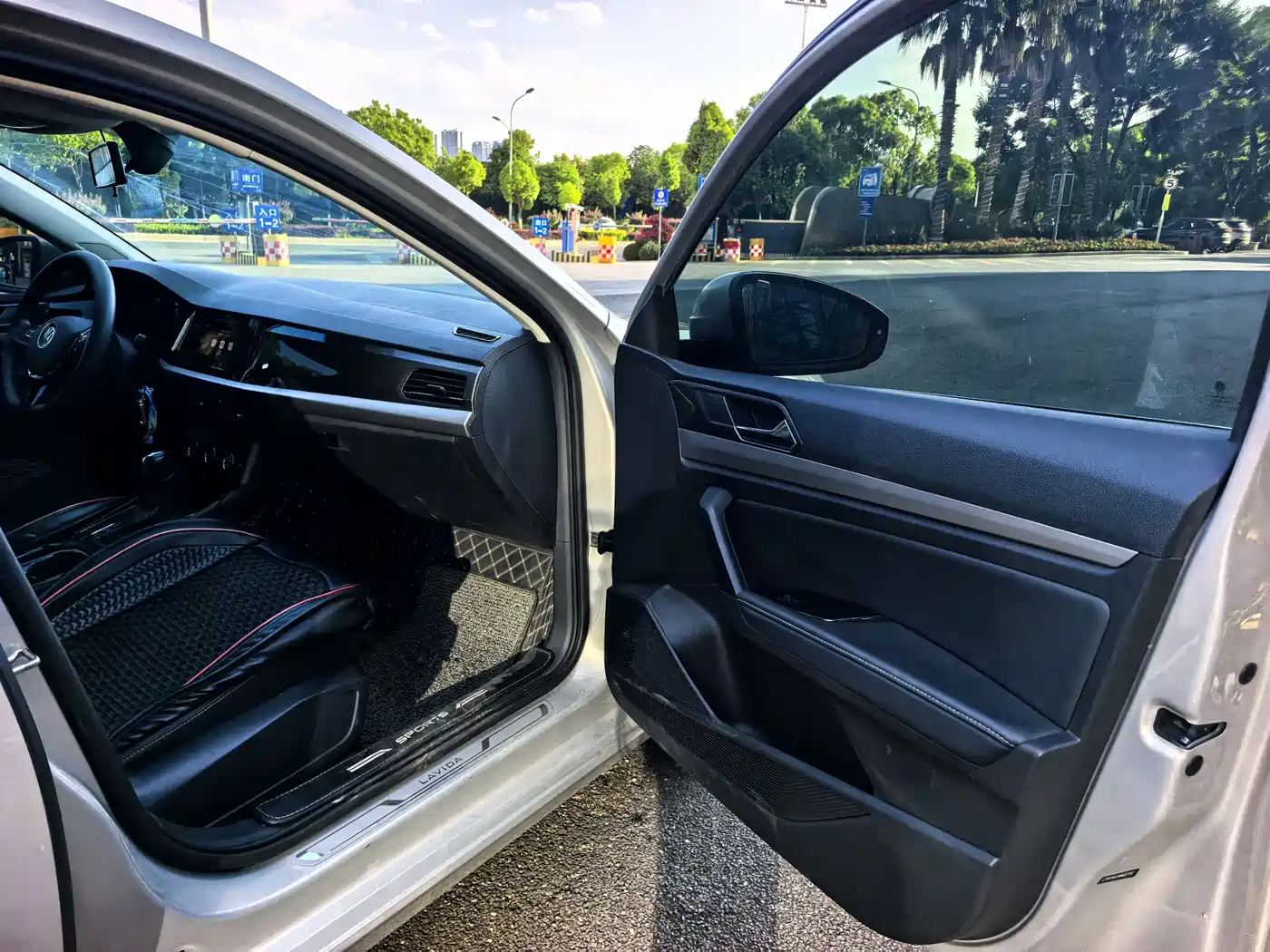 Volkswagen Lavida 2021 1.5L Auto Comfort Edition фото 5