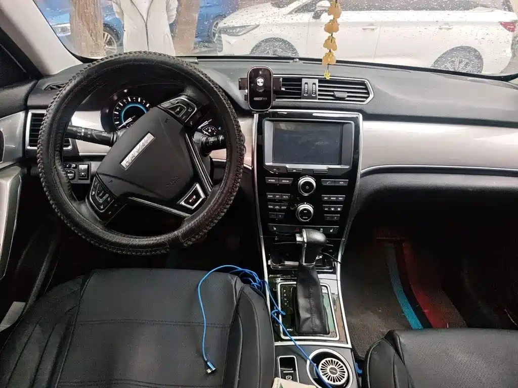 Фото 13 - Haval H2