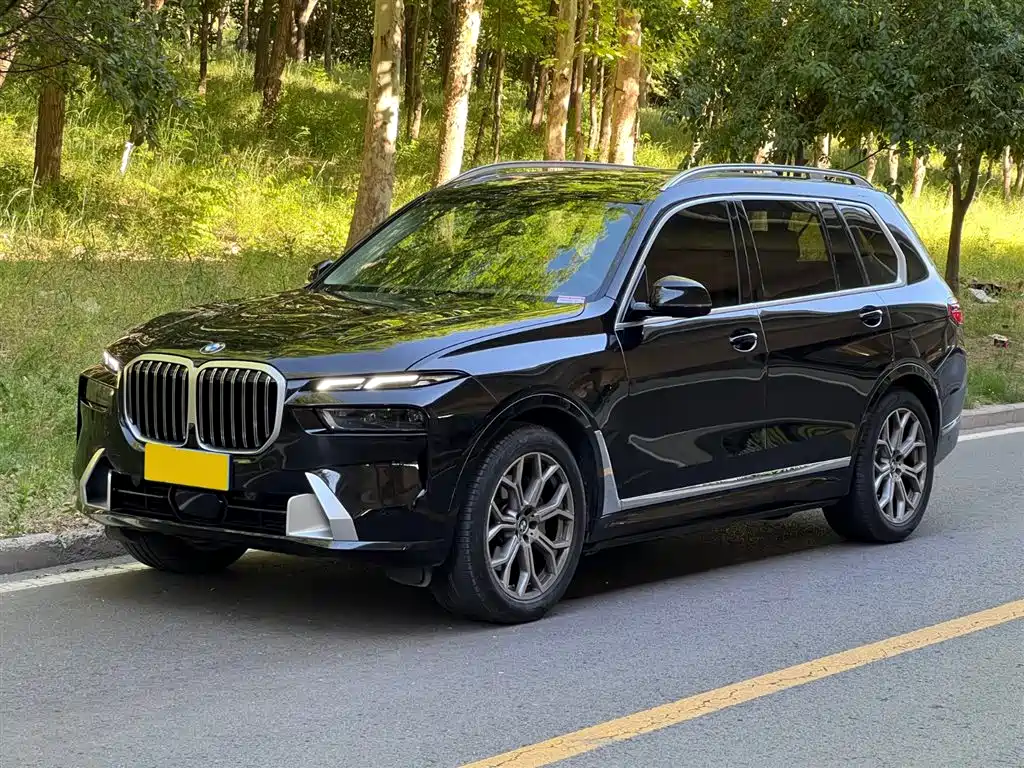 BMW X7 2023 xDrive40i Leading Luxury Package