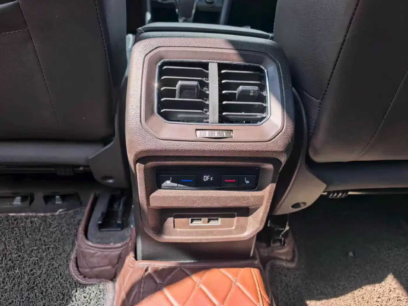 صورة 3 - Volkswagen Tiguan L