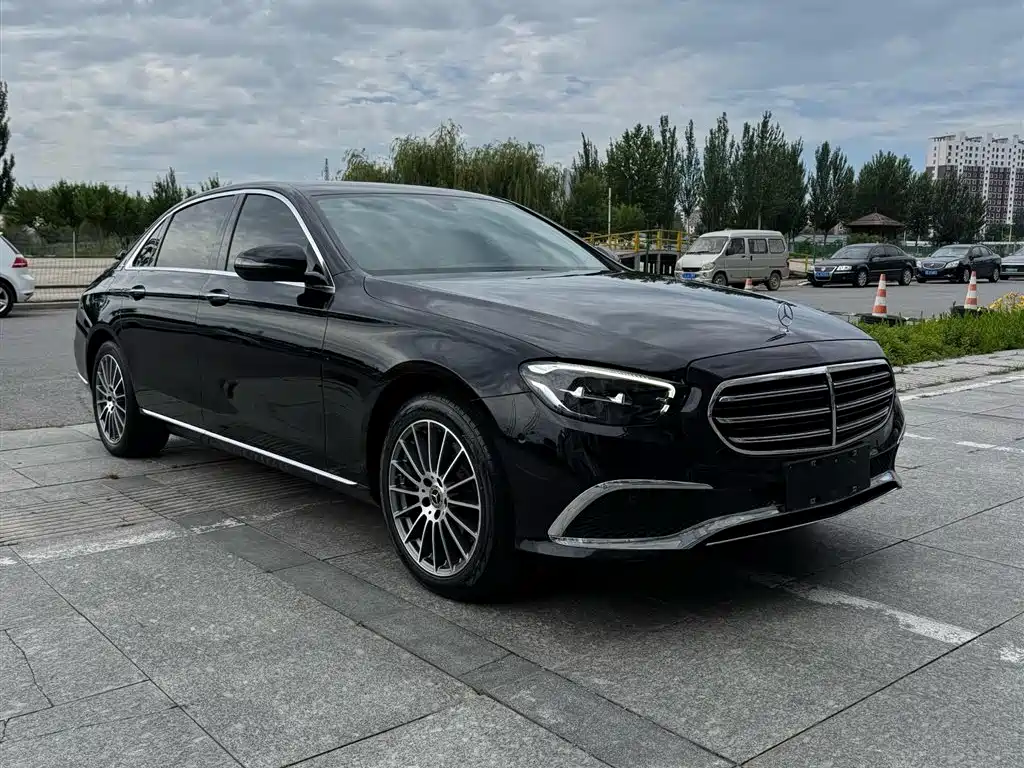 MERCEDES-BENZ E-CLASS