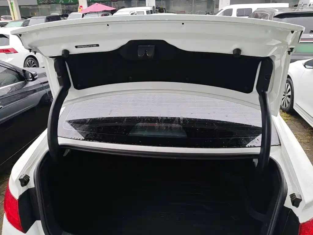 Photo 19 - Geely Emgrand GL