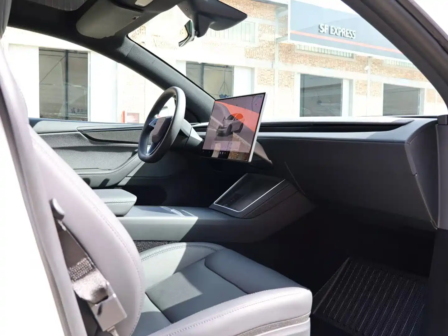 Фото 10 - Tesla Model Y