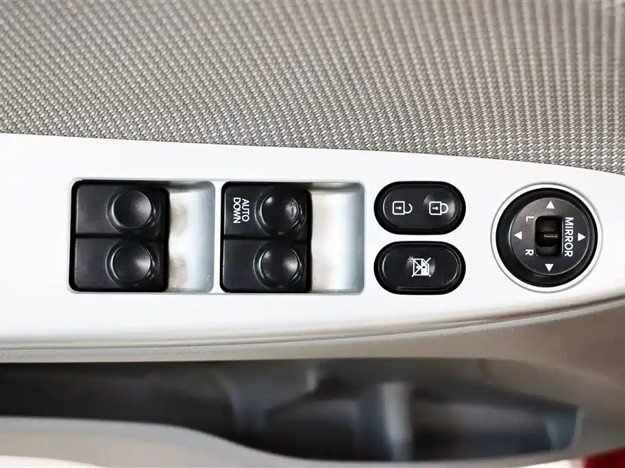 Hyundai Verna 2010 Sedan 1.4L Automatic Comfort GS фото 12