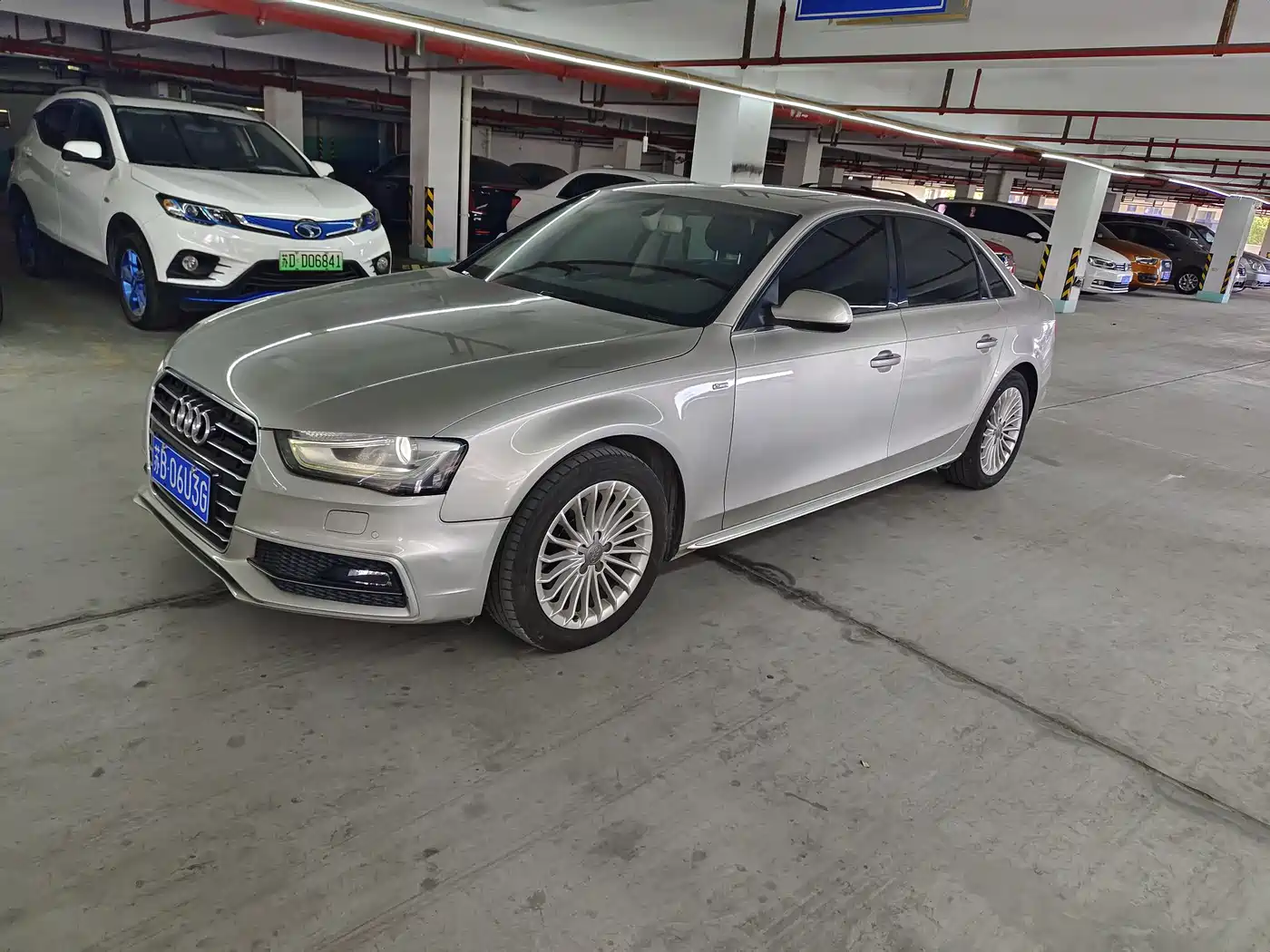 Audi A4L 2016 35 TFSI Collector's Edition S line Comfort фото 2