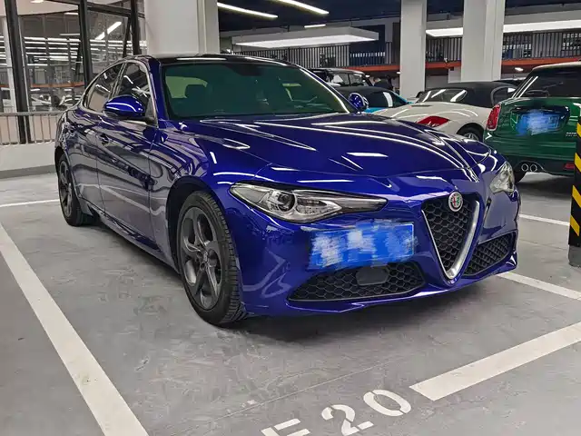 Alfa Romeo Giulia 2021 2.0T 280HP Luxury