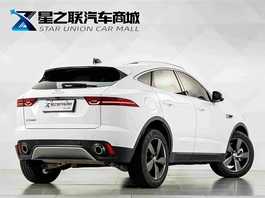 Фото 6 - Jaguar E-PACE