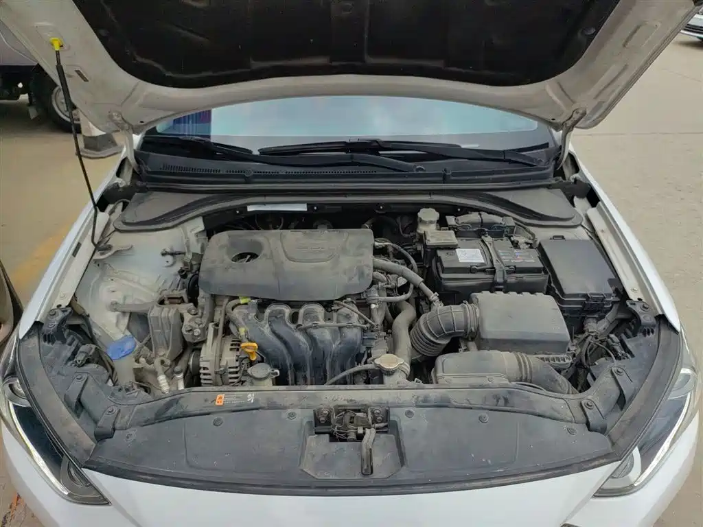 Hyundai Elantra 2016 Model 1.6L Automatic Smart Elite фото 20