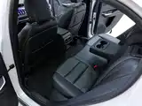 Фото 32 - Cadillac XT4