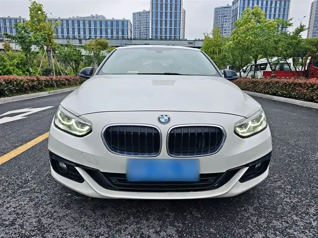 BMW 1 Series 2018 Facelift 118i Design Package фото 3
