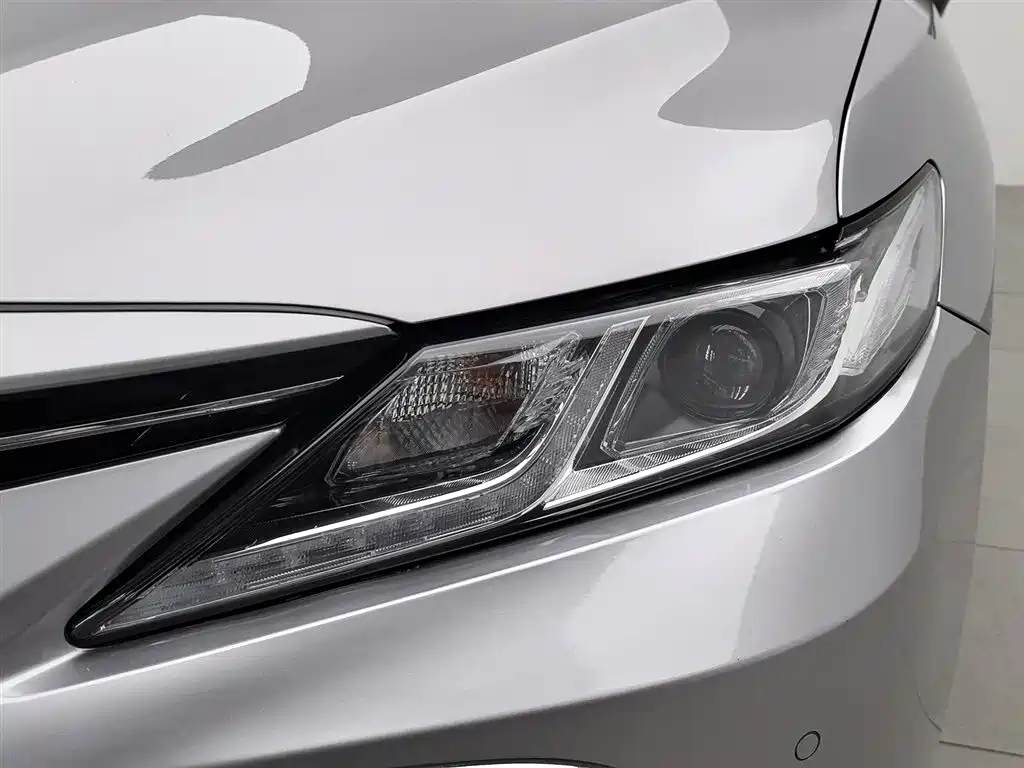 Toyota Camry 2021 Hybrid 2.5HGVP Leading Edition фото 7