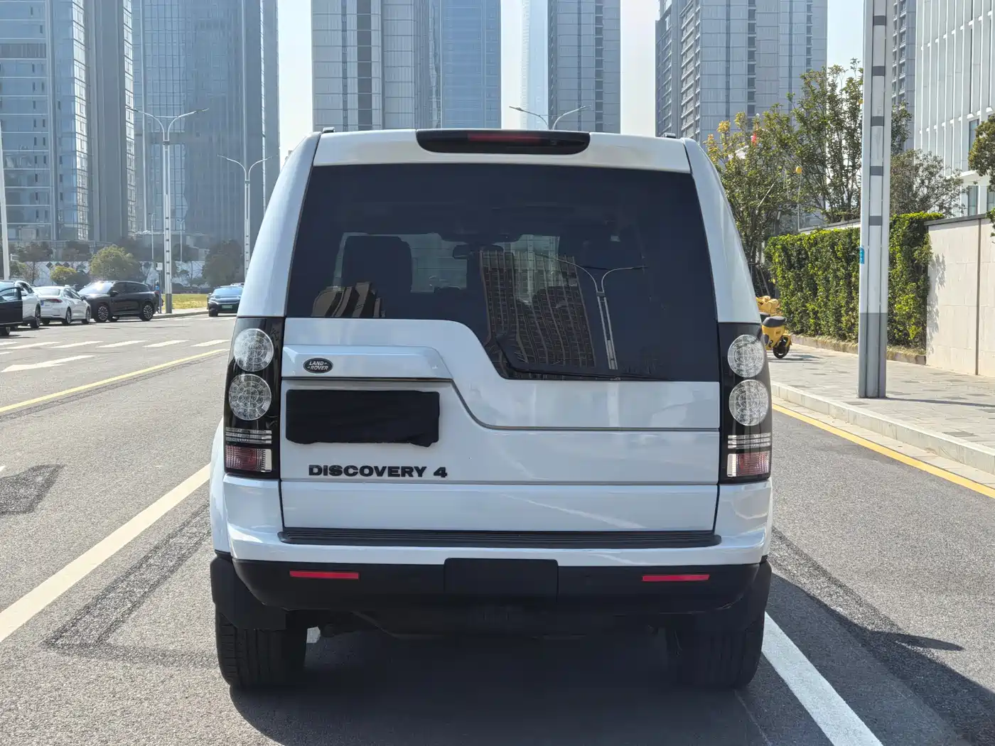 Land Rover Discovery 2015 3.0 SC V6 SE фото 8