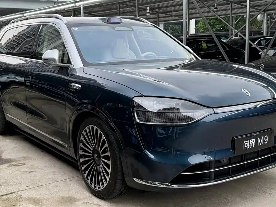 AITO Wenjie AITO M9 2025 Extended Range Ultra 52kWh 5-Seater фото 3