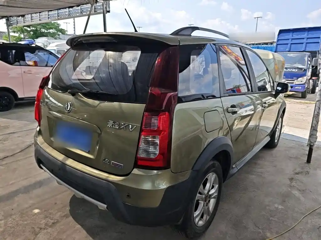 Dongfeng Fengxing Joyear XV 2016 2016 1.6L CVT Comfort
