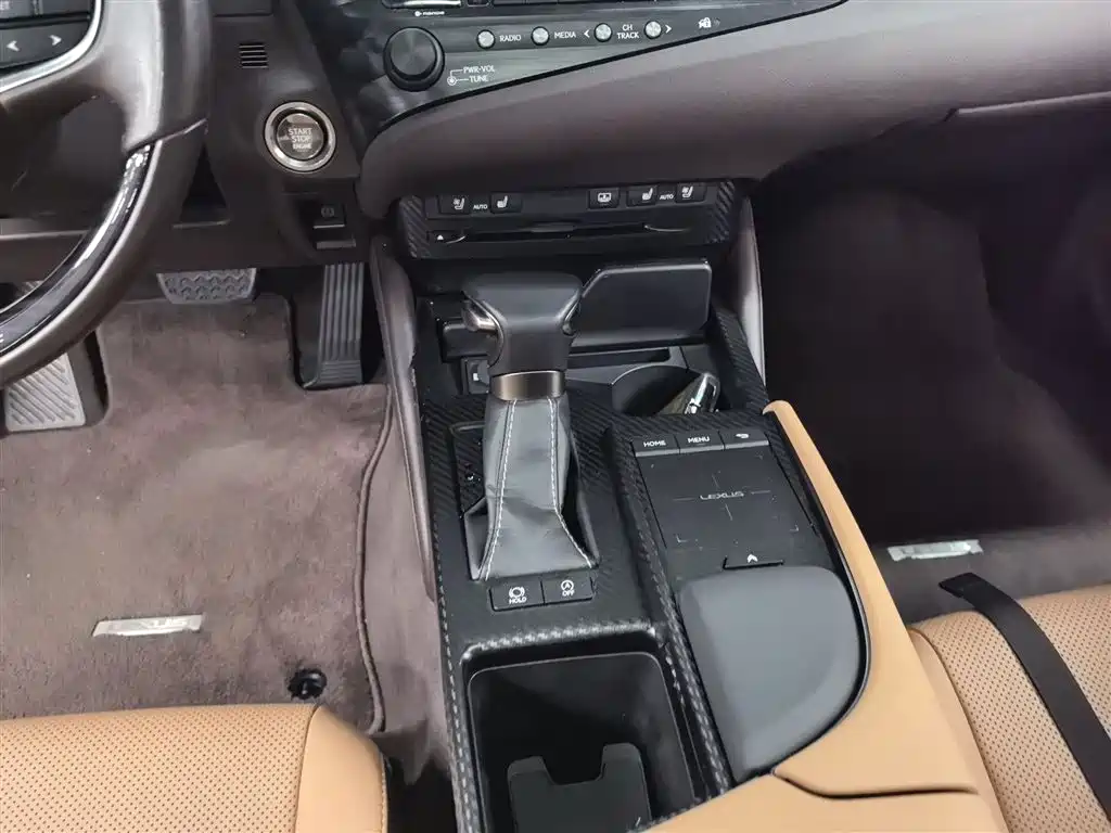 Lexus ES 2020 200 Luxury фото 10