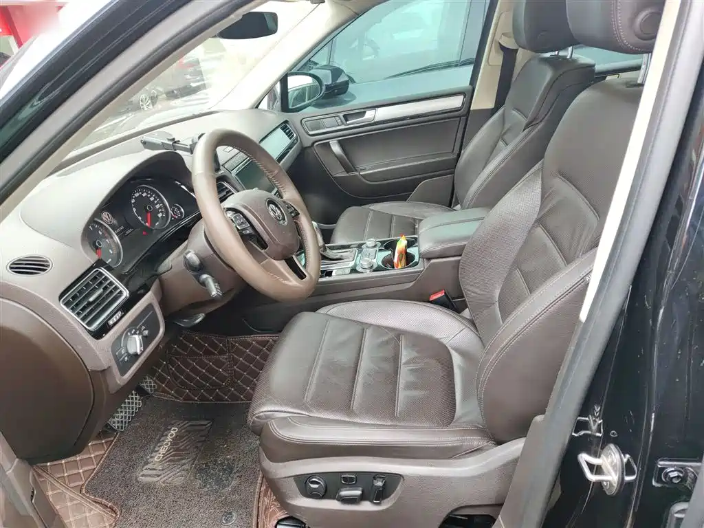 Volkswagen Touareg 2017 3.0TSI Explorer Edition фото 8