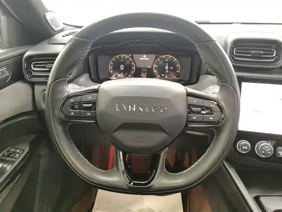 Lynk & Co 03 2022 2.0TD DCT Power Pro фото 15