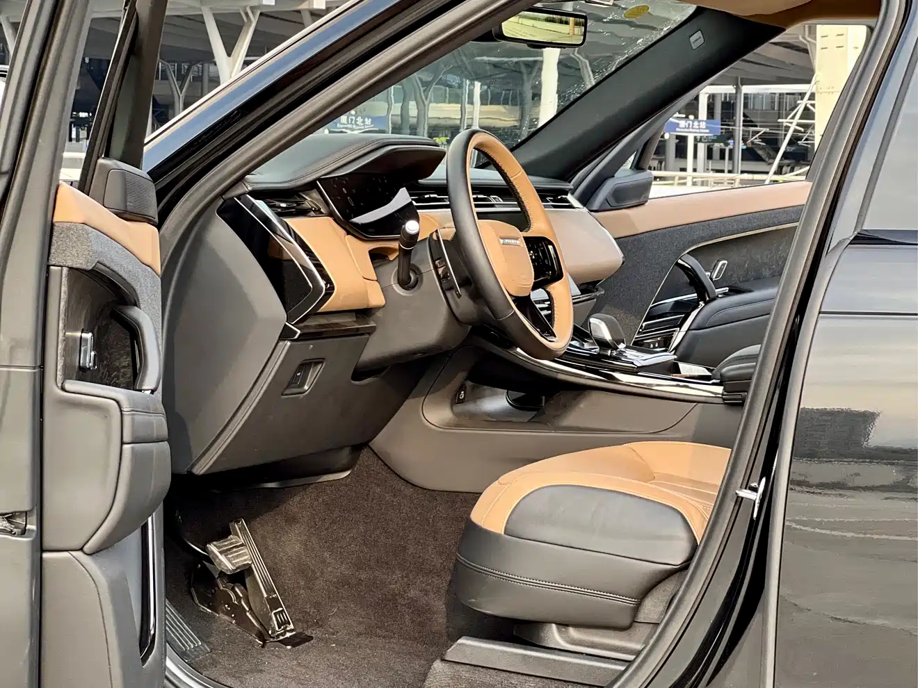 Land Rover Range Rover Sport 2024 400PS Exemplary Edition фото 4