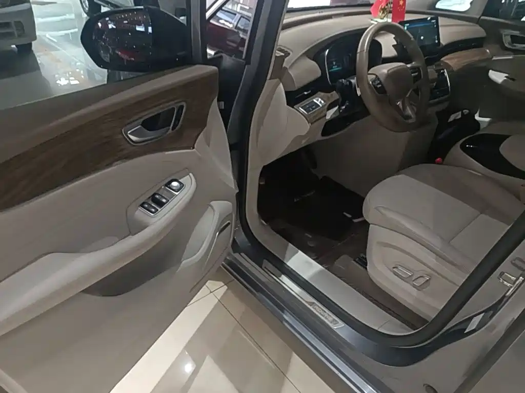 Roewe iMAX8 2023 2023 400TGI Premium Edition