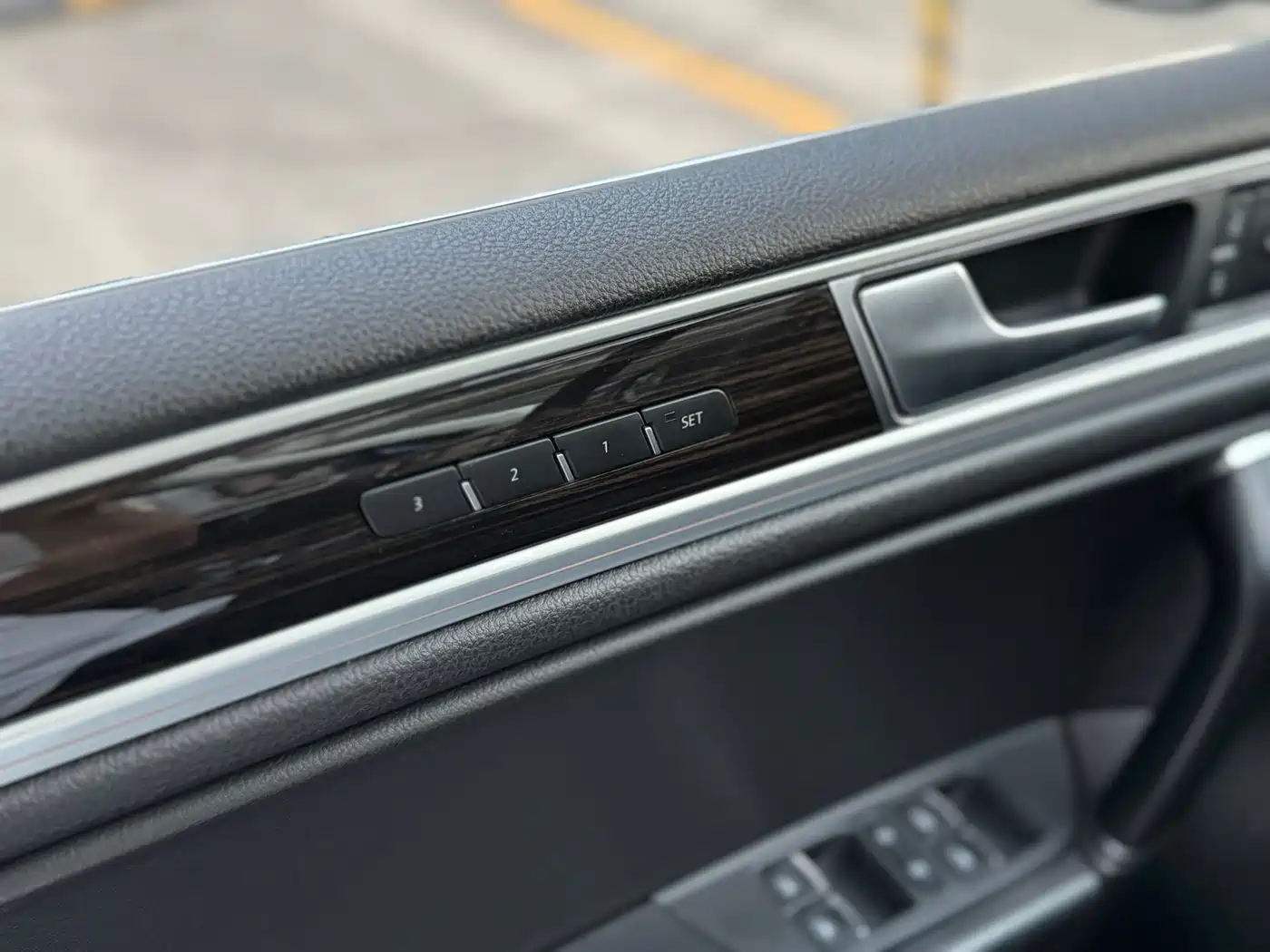 Volkswagen Touareg 2016 3.0TSI High Configuration фото 22