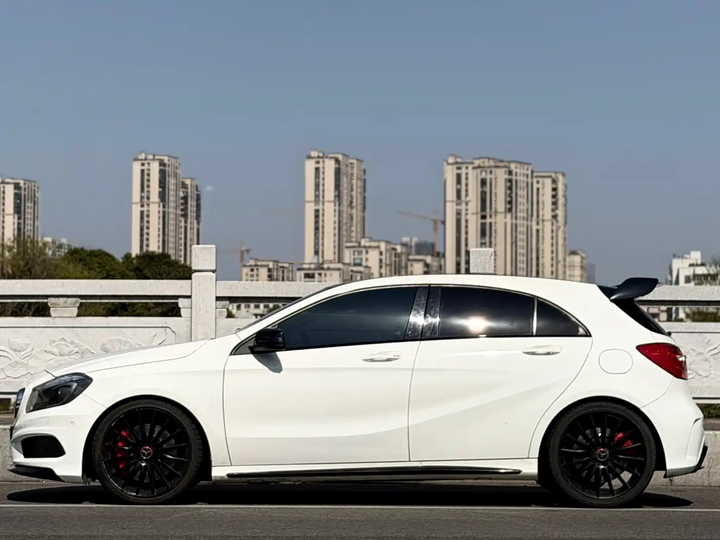 Mercedes-Benz A-Class AMG (Import) 2014 AMG A 45 4MATIC фото 3