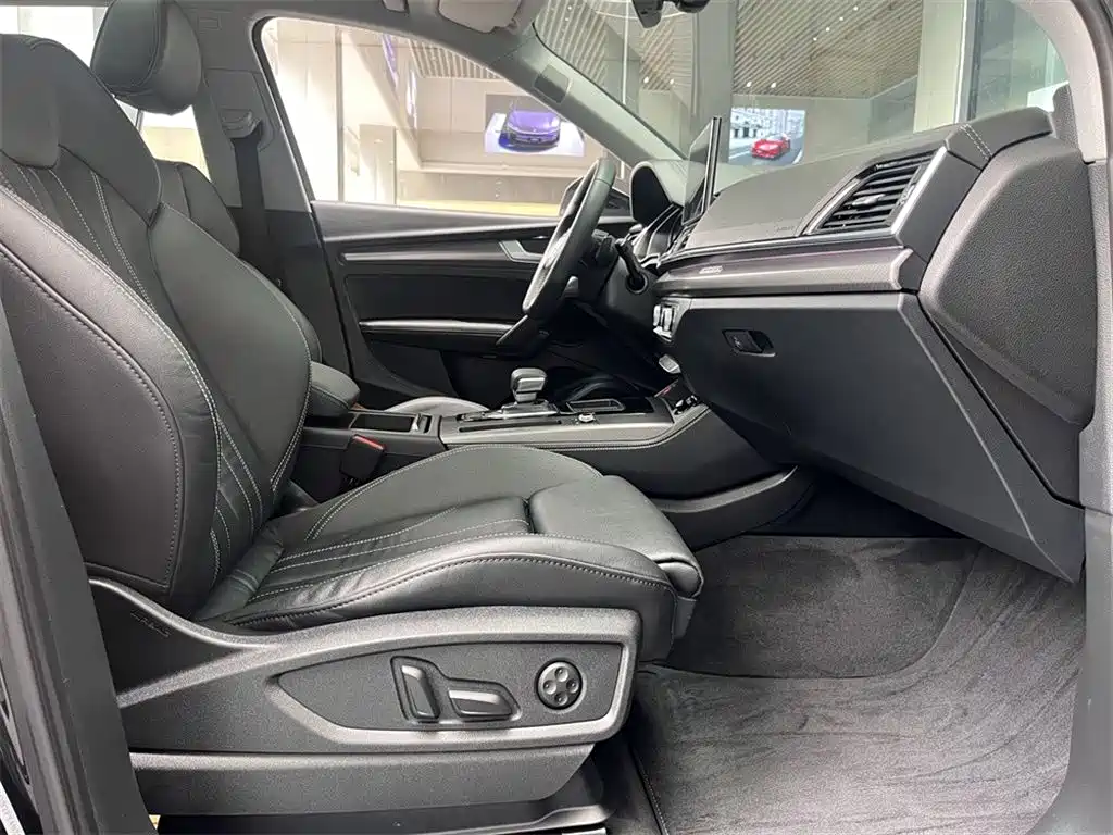 Audi Q5L 2022 45T Luxury Dynamic фото 14