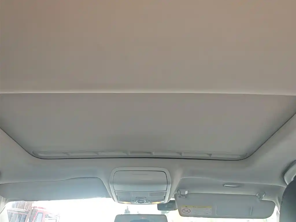 Volkswagen Sagitar 2017 1.6L Automatic Comfort фото 18
