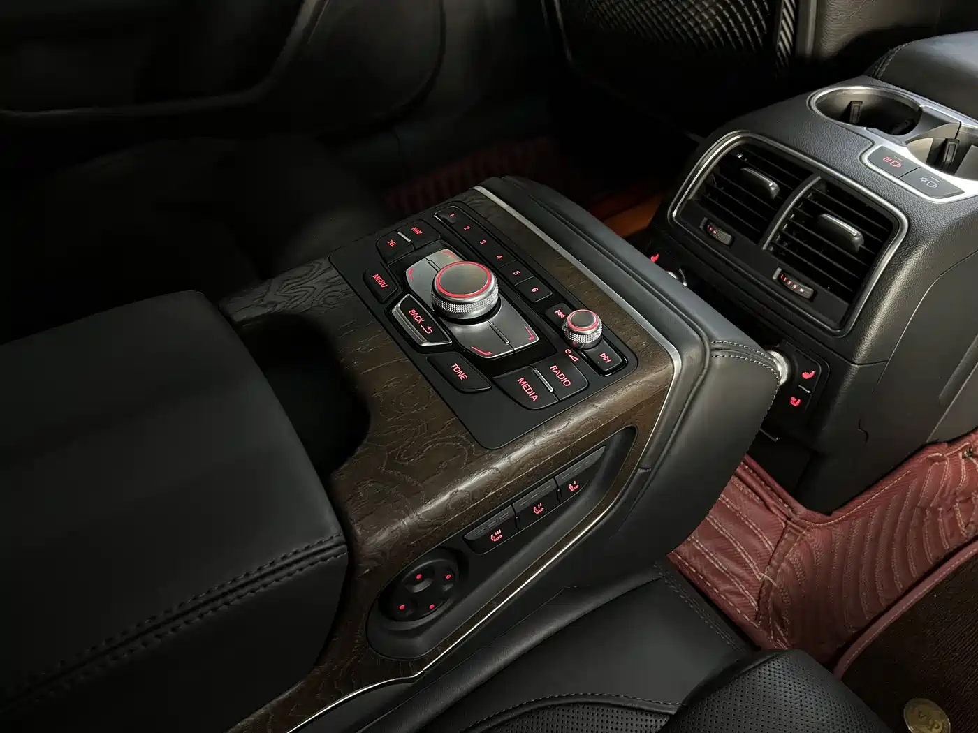 Audi A6L 2014 50 TFSI quattro Luxury фото 13