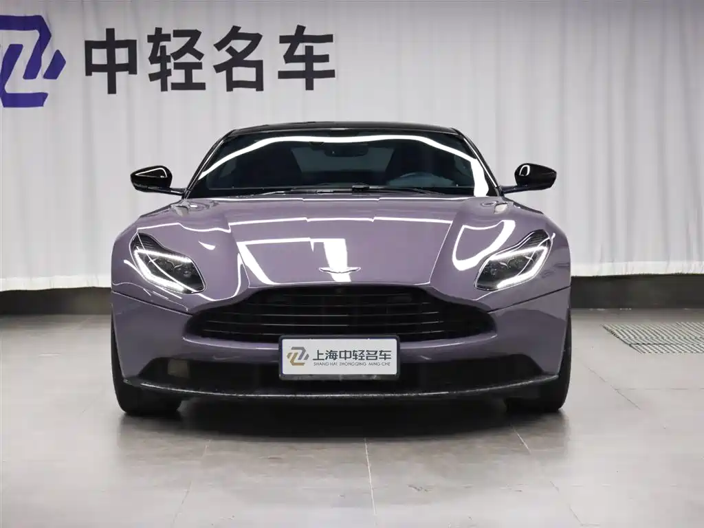 ASTON MARTIN DB11