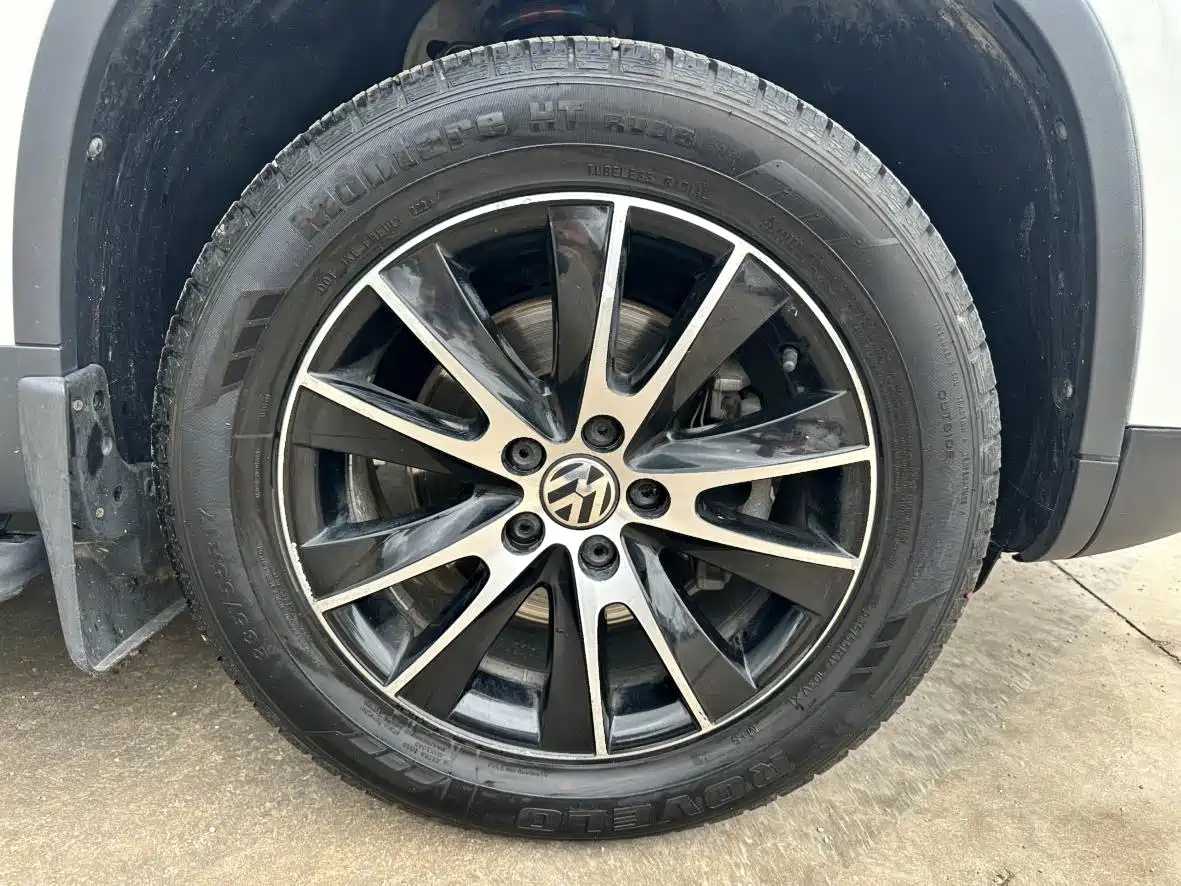 Фото 8 - Volkswagen Tiguan
