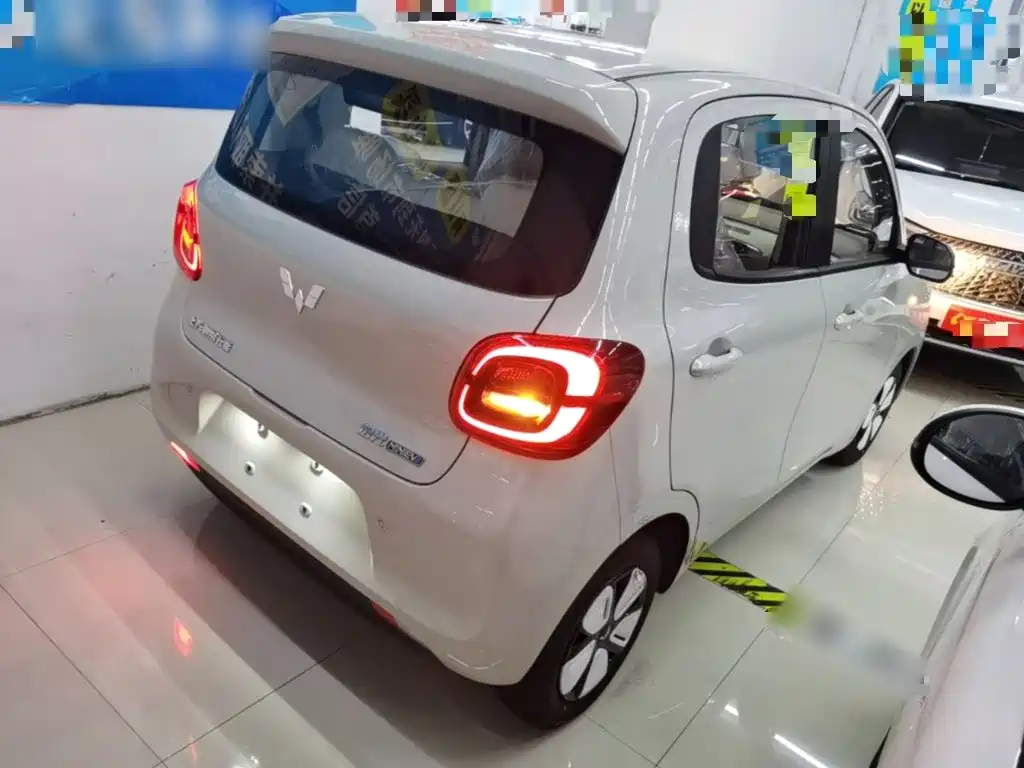 Wuling Motors Hongguang MINIEV 2025 4-Door Advanced 7