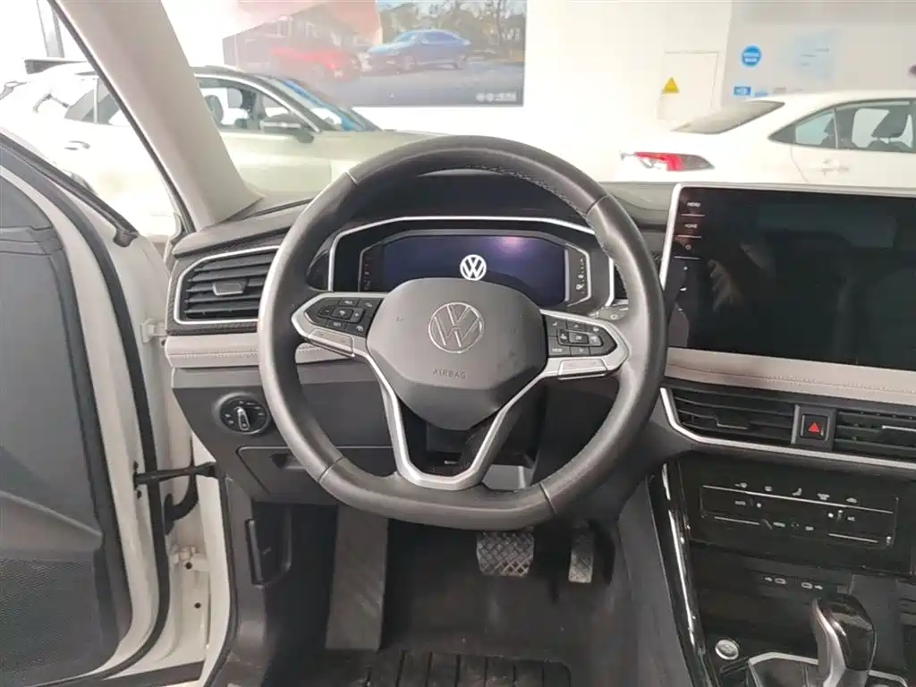 Volkswagen Tayron 2024 300TSI 2WD Luxury Plus Advanced фото 11