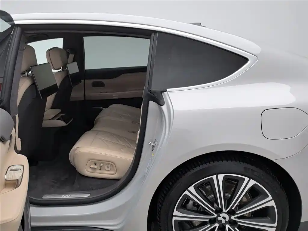 NIO NIO ET7