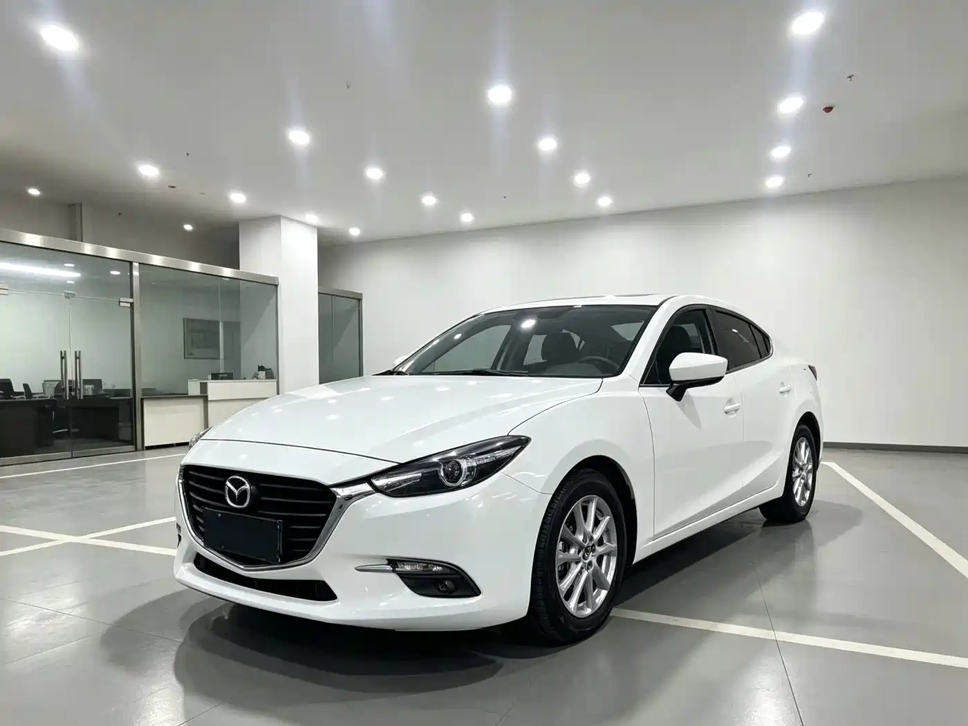Photo 1 - Mazda Mazda 3