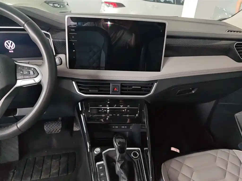 Volkswagen Tayron 2024 300TSI 2WD Luxury Plus Advanced фото 13