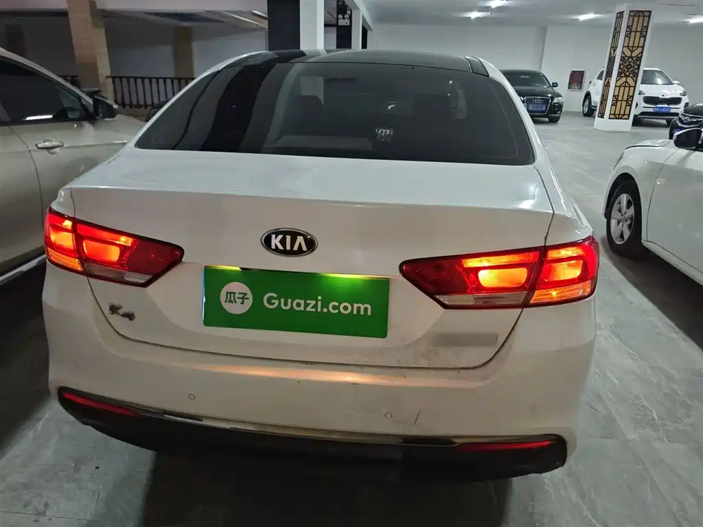 Kia K4 2014 1.8L Automatic GLS фото 4