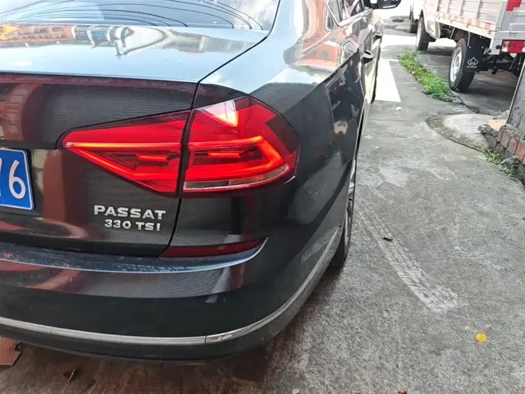 Volkswagen Passat 2017 330TSI DSG Prestige фото 8