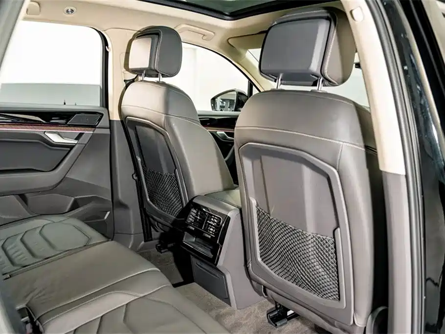 Volkswagen Touareg 2022 3.0TSI Rui Xiang Edition Gloss Black Sport Package фото 24