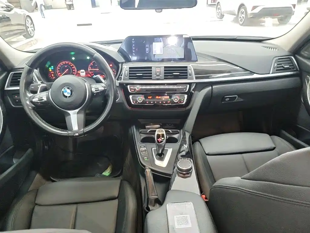 BMW 3 Series 2019 320Li M Sport Black Night Edition фото 10