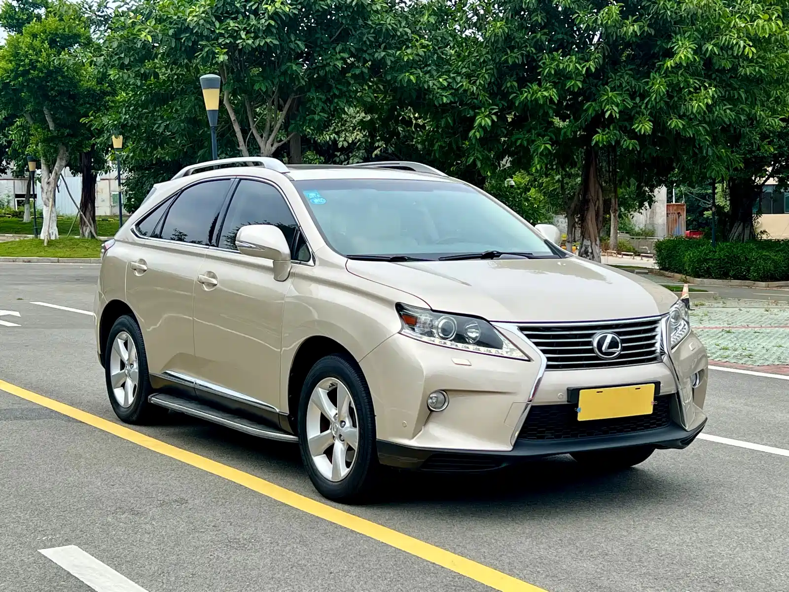 Photo 3 - Lexus RX Classic