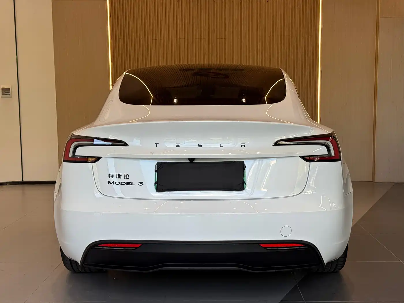 Tesla Model 3 2026 2025 Model Year Facelift Rear-Wheel Drive