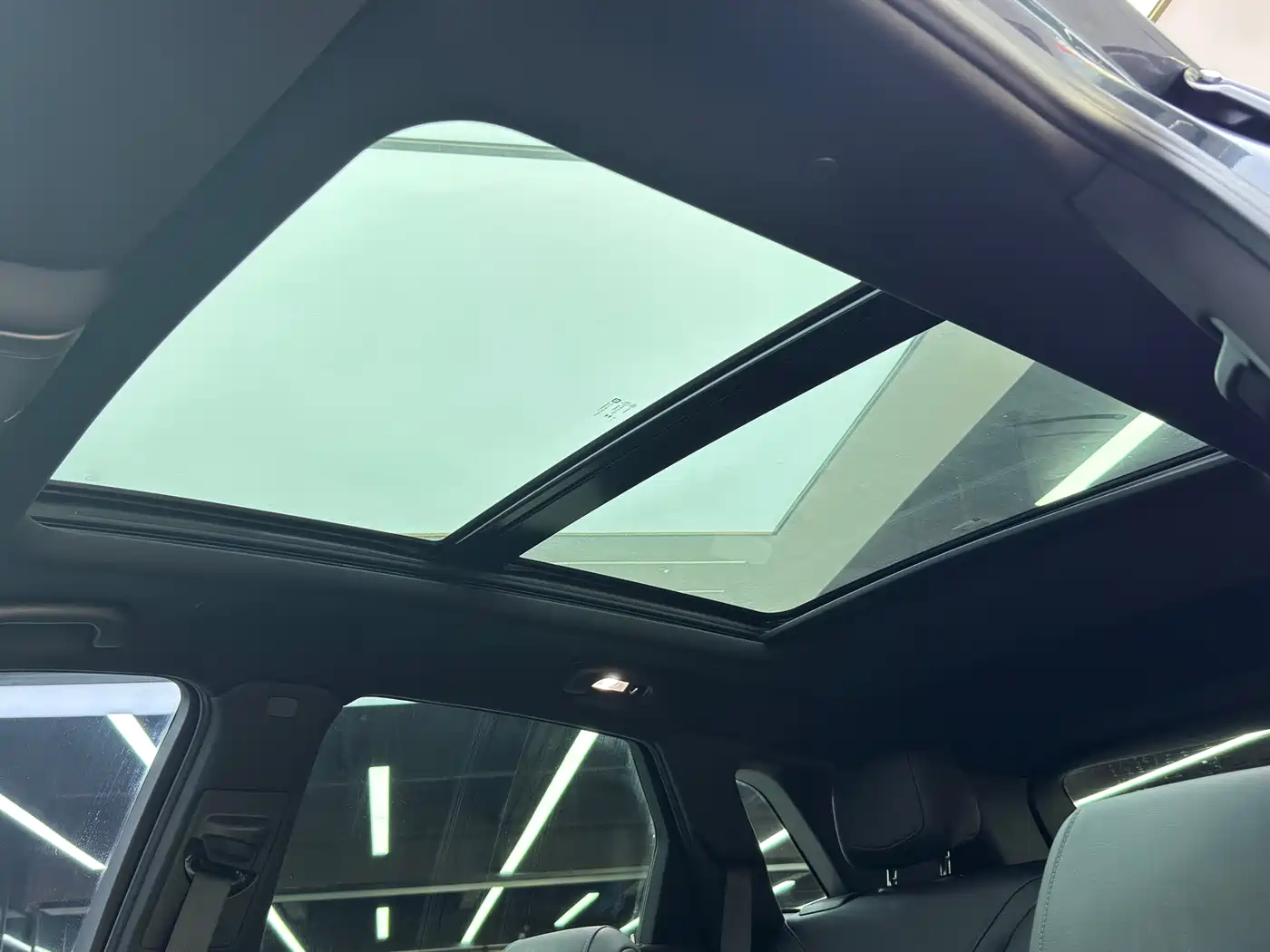 Фото 16 - Cadillac XT5